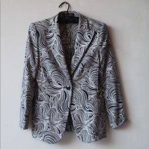 ESCADA Women’s Blazer size 38 (Medium) NEW